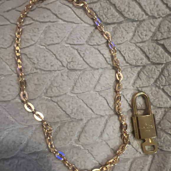 100% Authentic Louis Vuitton Lock and Key Gold Color - Picture 3 of 5